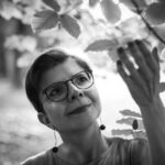 Kolorowe mieszanki ziół w słoikach – warsztaty sensoryczne dla dzieci